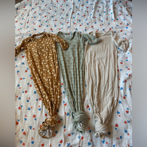 Knotted gown bundle - brave little ones - Picture 1 of 6